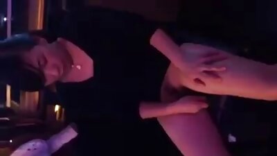 SEXY Angel amator tatuat arătându-și picioarele și degetele sexy
